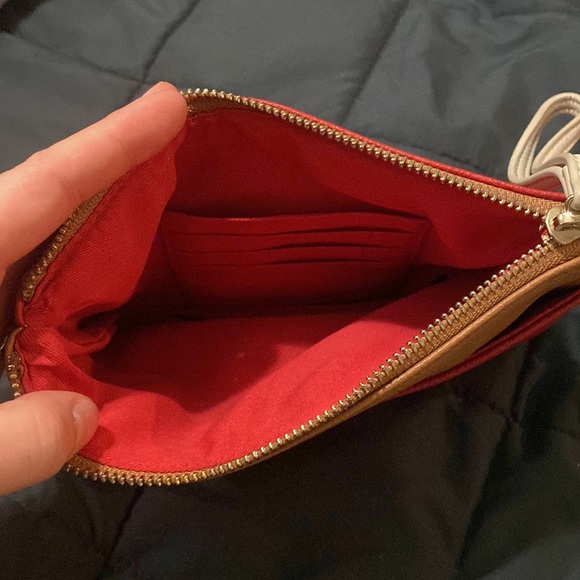 Guess ‘When Pigs Fly’ Wristlet - Picture 2 of 2